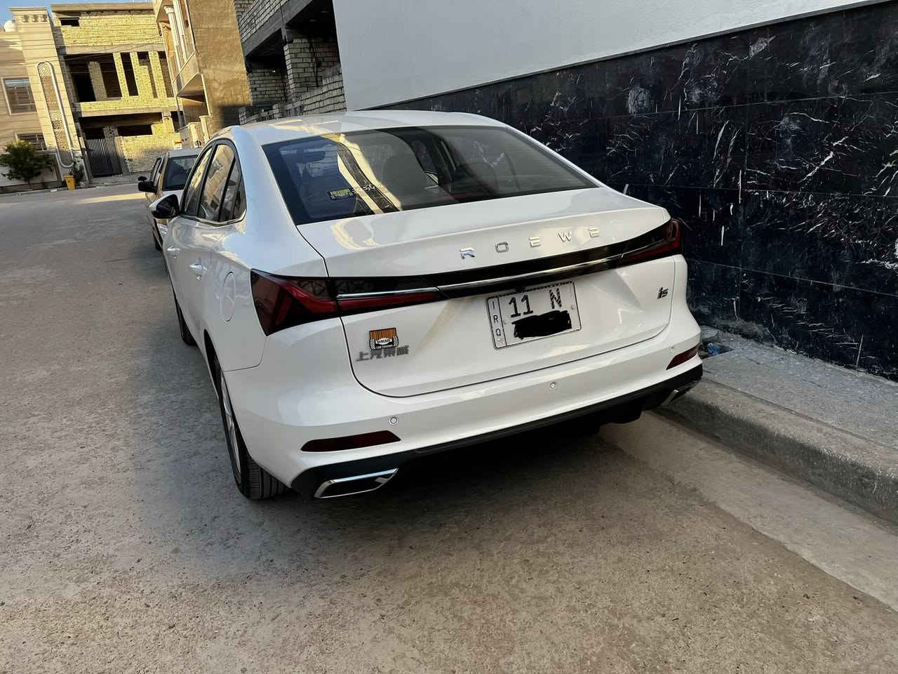 ام جي روي i5 للبيع فقط
رقم بغداد باسمي تحويل ثاني يوم
فول مواصفات
تحكم ستيرن ومرايات
شاشة كاربلي واندرويد اوتو و كامره خلفية و حساس
كشنات جلد وابواب 
بصمه تشغيل وابواب وجنطة 
اوتو هولد و هاندبريك بصمة
انارة خلفيه ليد واشارات ترحيبيه
تبريد قطعتين و 4 جام كهرباء
فتحة سقف و اشاير بالمري
وبعد هواي مواصفات
محرك 1500 دبل نوزل
ماشية 2500 كيلو و ضمان 3 سنوات كير محرك كهربائيات
مكفوله كفاله عامه عدا طخة موجوده بالصور
مكاني بغداد الدورة
السعر 16 مليون وبيه مجال للاستفسار اكثر على الرقم ***********
