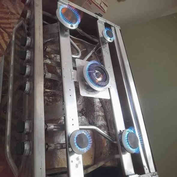 هلاَ واسهلاَ طباخك عطلان وماعندك مجال اتدزه للمصلح لگينالك حل انتَ وگاعد أبيتك اجيك
فرن
عيون
باب 
كلشي يخص الطباخ يمنه 
مـ؏ التنضيف وترتيب  

بس أتصل ؏ رقم 
***********
ابو يوسف يوجد واتساب 
موجود واتساب هم
او مراسلة الصفحة
