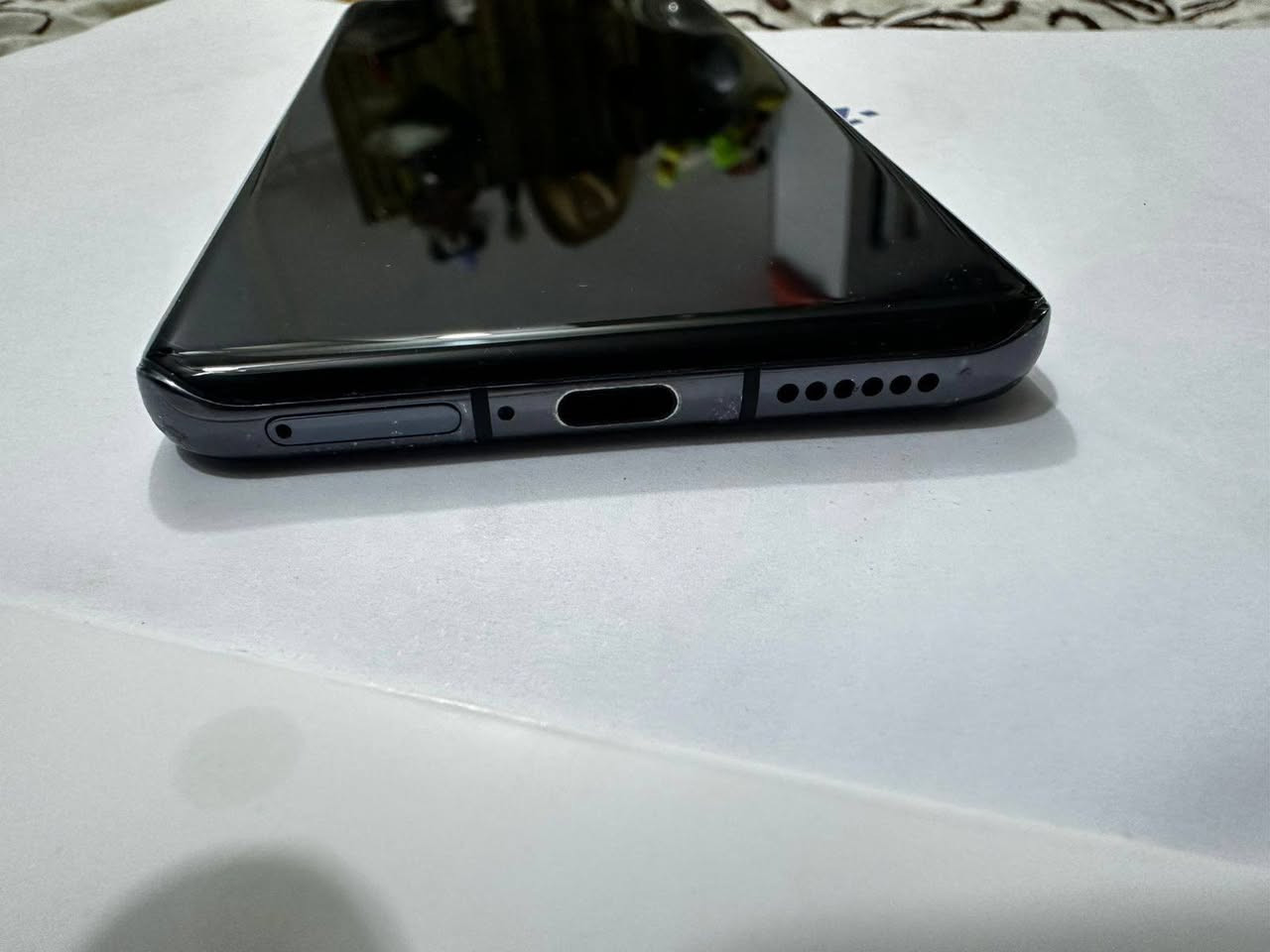 هواوي p40 proلون اسود جهاز نضيف   ٩٥% غراضة كاملة سماعات كارتون شاحنه اصلية مال  شركة ويا كفرات ٤ سعرة 280  وبي مجال بسيط عنواني بغداد البلديات ***********
