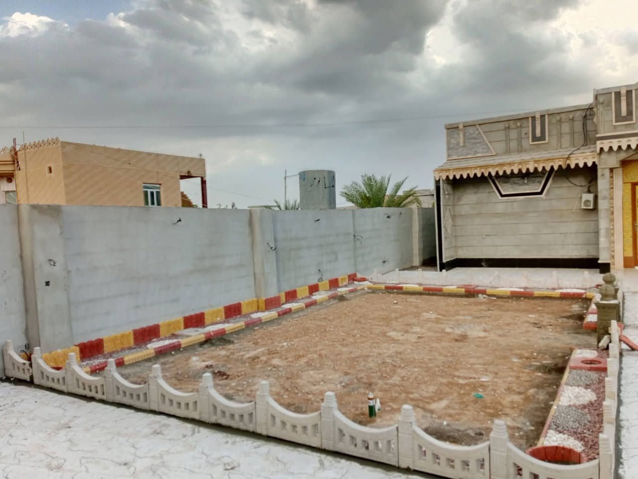 كادر مقرنص وبيهارتون دقه في العمل تفصال حدائق وتجهز مواد كرسته وعمل وفرش الثيل  الاستفسار على هذا الرقم ***********
