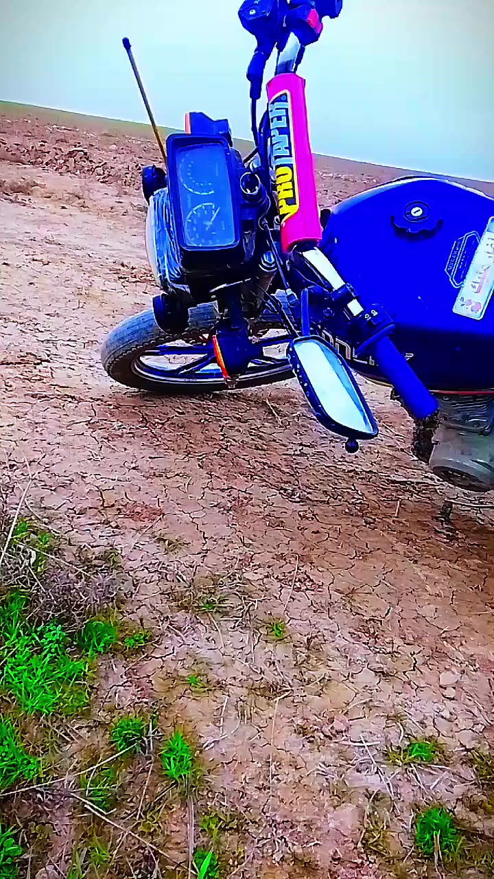 سلام عليكم دراجة البيع شرط هندر واحد يشتغل ربعه كير موديل 2023لا صرف وله تبخير شرط مامفتوح ***********
