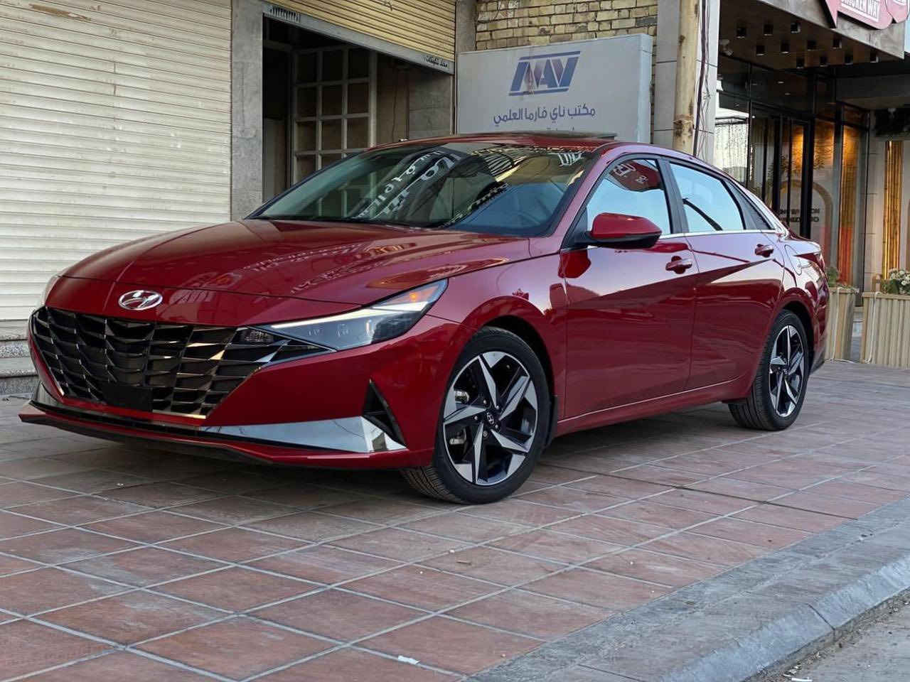 النترا للبيع فقطط
النترا 2021 لمتدد

 الموصفات فول 1/1 مرقمة بغداد 
بدون ايرباك 
كشنات جلد كهربائي + تدفئة مقاعد خلفي امامي 
داخل اسود 
 بصمه + بصمه ابواب + بصمه صندوق 
فتح ذكي للصندوق عند الاقتراب
 فتحة سقف
 تشغيل عن بعد 
فول رادارات امامي + خلفي + جانبي /360 درجة 
لد وانارة داخلية جميع الالوان
 شاشه كامله لعداد السائق ويتغير شكل العداد حسب المود
 تبريد بيانو منفصل قطعتين 
سايد بريك بصمه
 اوتو هولد / كامره دوراه ذاتيه
 شحن لاسلكي / دخول ذكي 
3 وضعيات قياده / عادي / رياضي / ذكي
 شاشه دجتال متصل
 شاشه عرض الاعطال
 محرك 2000 DOSH لد امامي + خلفي
 فول تحكمات ستيرن
 نضام تثبيت السرعه الذكي رادار
 تحديد مسار 
وقوف ذاتي 
سياقه ذاتيه 
 سماعات صوت BOSE 🔊
دمام سماعات خلفي 
ويل كروم 17 وبعد هواي 
موصفات
عداد المسافة 40mi 
 وارد كندي صور الحادث مع صور التصليح مرفقة بالمنشور  
السعر : 153 وبيه مجال بسيط للشراي
مكان السيارة : بغداد الدورة

رجائاً المو شراي لا يتصل ويتعبني واتعبه 
للاستفسار :***********
