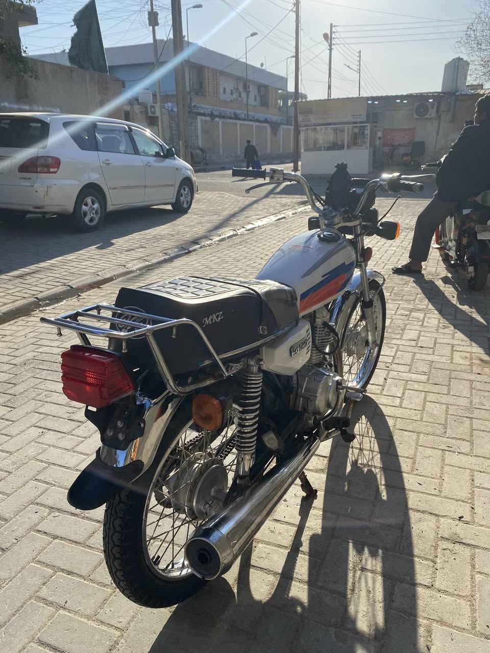 سلام عليكم دراجه يراني لبيع دراجه ما ناقصها اي شي كلشي شغال بيه صبانه ما حاط ع المحرك  مكفول المحرك   رقم وسنويه مديل ٣٠/١٢/٢٣ تجي وتشوف بعينك كلشي نضيفه السعر مليون ٧٠٠ وبيه مجال /***********
