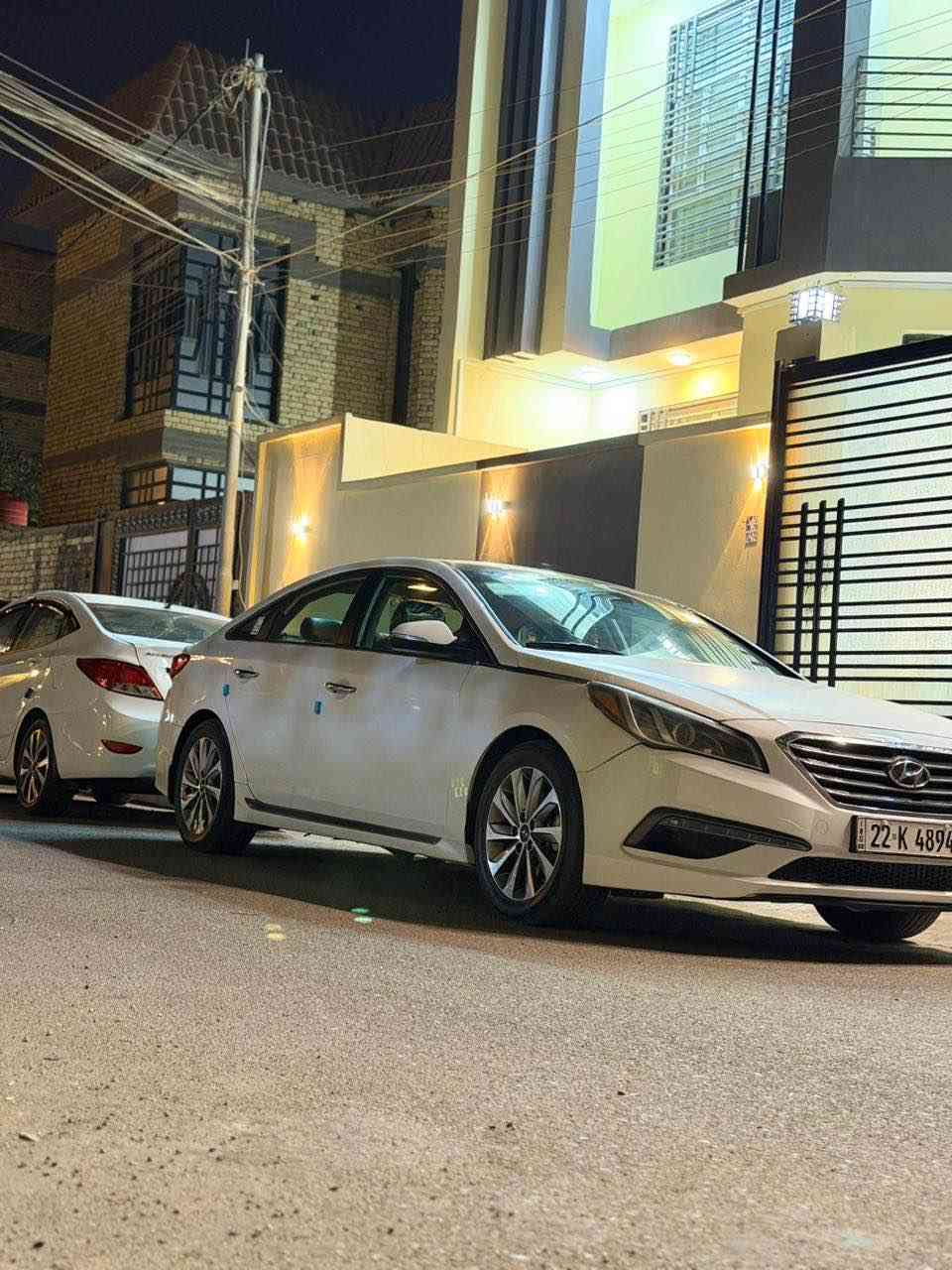 السلام عليكم
رمضان كريم على جميع المسلمين والمسلمات
هيونداي سوناتا 2017 وارد كندي فول مواصفات ١/١
السيارة كفالة عامة عدا البنيد بي كليز او جلاتين وهم يعتبر كفالة بس  عن الحلال والحرام واحد يكول 
السيارة رقم اربيل الجديد سنوية لل ٢٠٣٠
السيارة جديدة جديدة بمعنى الكلمة 
واحلى من الصور 
ماصارلي ٣ اشهر  من خذيتها من ولد صديقي عزيز علي 
هسة عرضتها للبيع بسبب البناء واسئل ربي يرزق الي ياخذها ويكفي شرها 
ملاحظة السيارة بيها شوي تكشير بالصندوك ومسوي بمادة 
وهسة كلشي ماعلي 
مواصفات السيارة 
حساس امامي
حساس خلفي
لد امامي 
لد خلفي
صندوق ذكي عند الاقتراب 
كشنات كهرباء
كشنات تبريد وتدفئة 
ستيرن تدفئة 
كشنات جلد
مساج كشن vip
رادار تصادم  امامي وخلفي الله يكفينا ويكفيكم الشر 
رادار جوانب 
تبريد ثلج 
فتحة سقف سلايد روم 
تحديد مسار 
لايت زنون عدسات علماً الله يشهد الزنون ماخذه ب ٣٠٠$
تخم تاير جديد مع الوصل ومشتري ب 600$ كله اصلي
حدادية جديدة 
تخم بلكات نوزلات 
السيارة شنو احجي عنها قليل جديدة كلش والحمدلله
مكان السيارة بصرة ياسين خريبط 
سعرها 139 وبيها مجال للجناي 
وبهذا السعر ماكو هيج سوناتا نظيفه 
رقم الهاتف *********** البصرة, العراق
