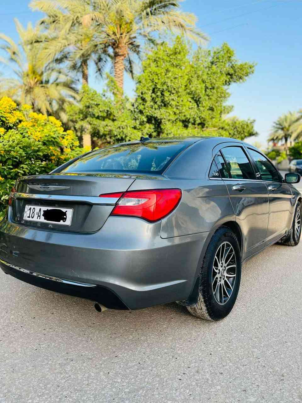 للبيع كرايسلر c200
موديل 2013 امريكي حادثها بسيط كلش بدون دواخل 
مكينه 4 دوش 
حداديه خلفيه 100‎%‎
حداديه اماميه 80‎%‎
مكينه بيها تنقيص دهن جدا قليل 
تبريد ثلج تدفئه 
مثبت سرعه 
كامره خلفيه مع شاشه سقفيه 
غرفه جديده 
سماعات انفنتي فول دمام 
السيارة مصبوغه احزام اثر جراد والتصوير موجود قبل لا تنصبغ 
وبعد بيها هواي مواصفات
السعر 70  وبيها مجال بسيط 
مكان السيارة بابل-الهاشمية 
***********
