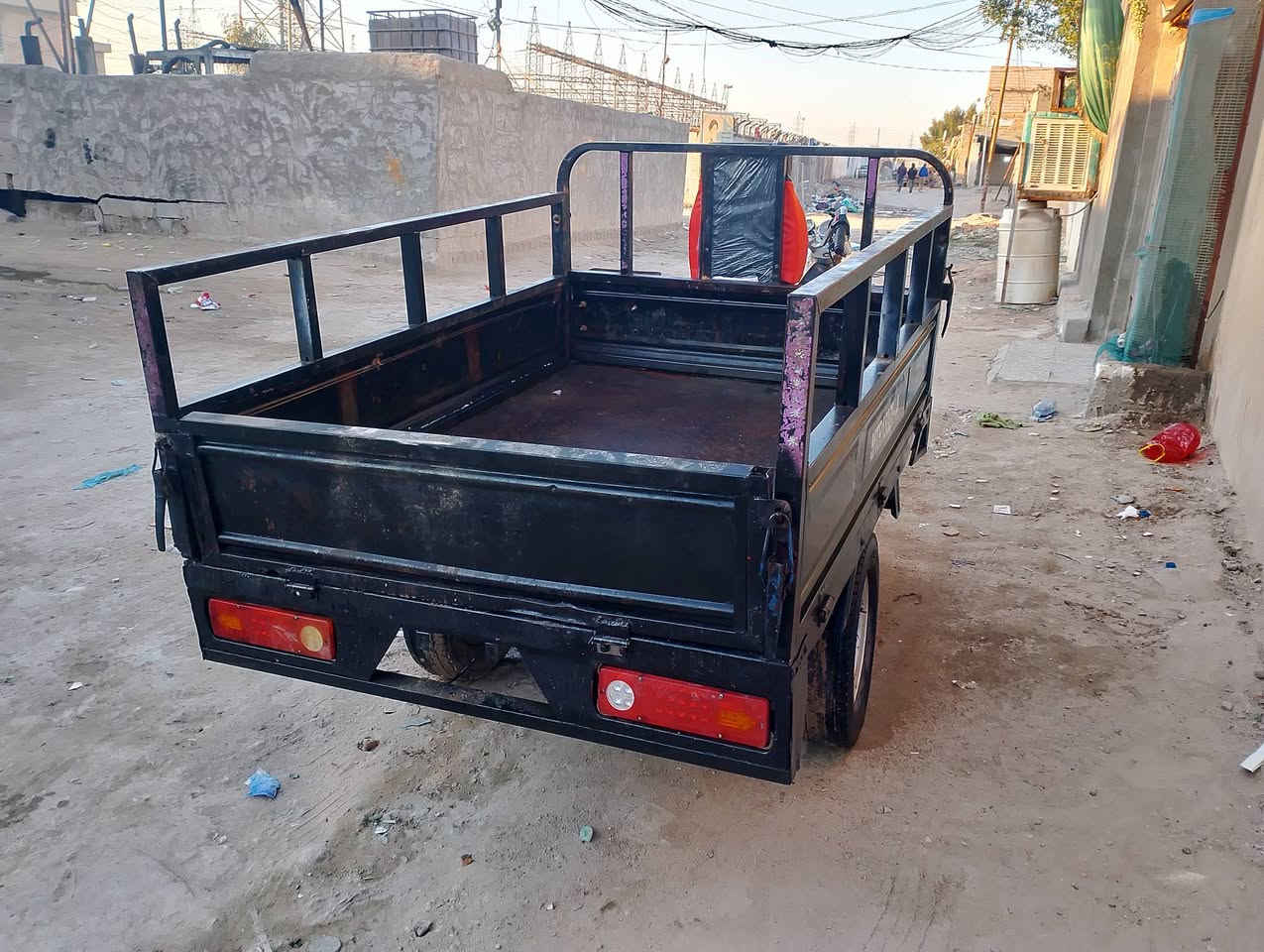 السلام عليكم ستوته للبيع 2016 اوراق وكيل سما بغداد محرك جديد ما مفتوح ستوته نظيفه وجاهزه مكان النجف سعرها 1,200 بيها مجال ***********
