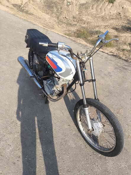 س ع دراجه للبيع بدون سعره 275 وبيه مجال مكاني كحلاء ***********
