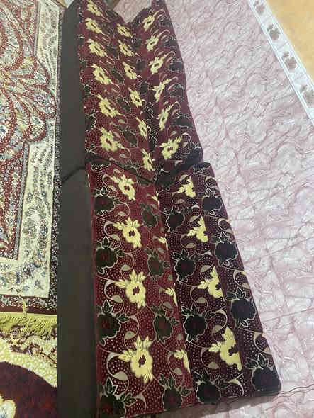 السلام عليكم كعدات للبيع تلث قطع وزاويه نضاف وحلوات السعر 125وبيهن مجال بسيط عنوان ابو الخصيب حمدان ***********
