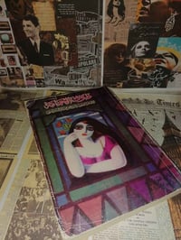 طوق الحمامة  ابن حزم الاندلسي  يحوى صور  السعر 10.000💵 ..................