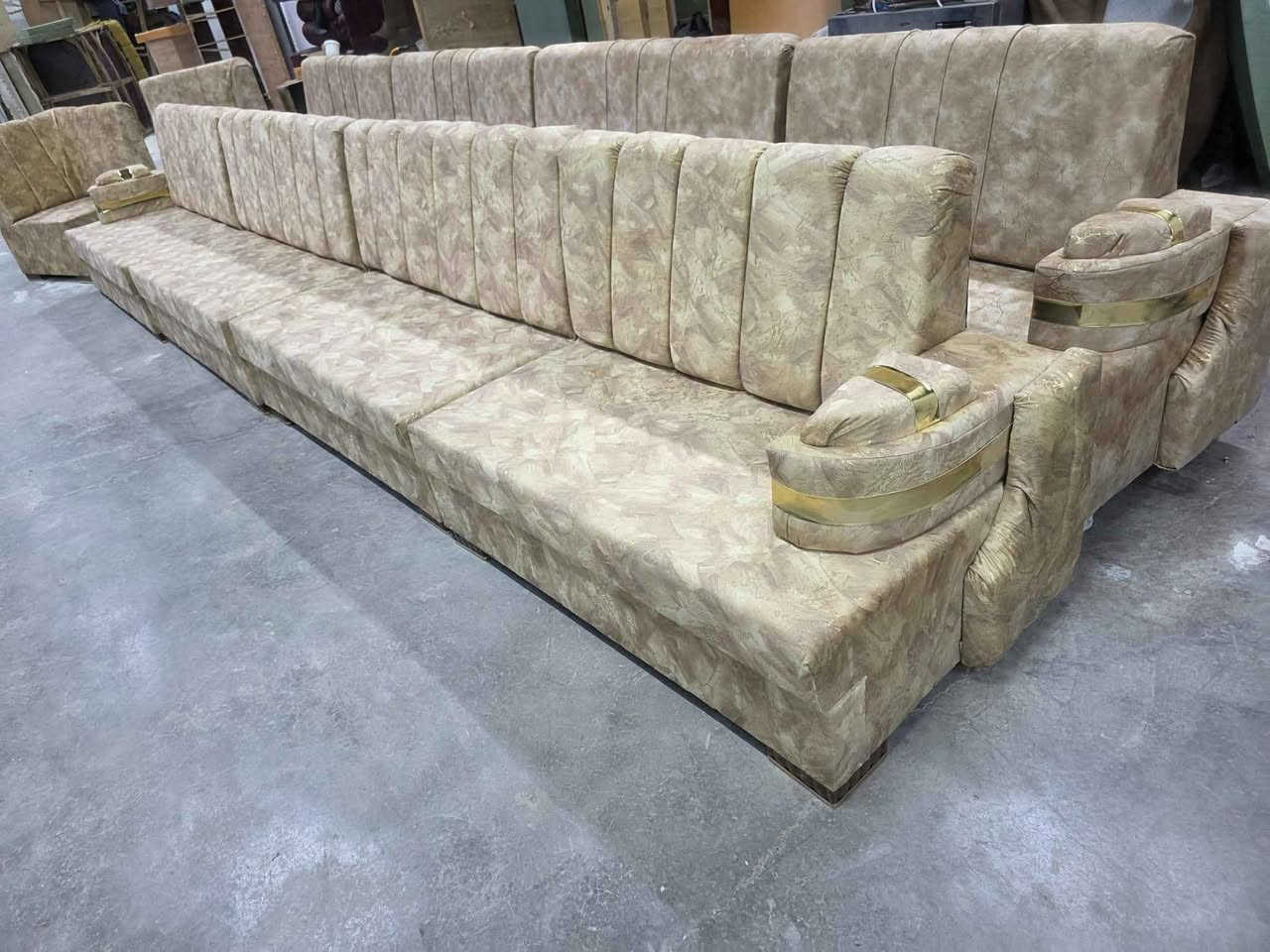 تخم ديواني حرف ال ١١ نفر تزكام 
السعر ٢٤٠ الف للأستفسار ***********
العنوان نجف سايدين نصر ميلاد النجف, العراق
