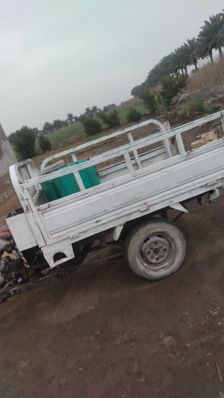 سعر ٣٠٠ ملحومه جوه ركبه بس مو الركبه نفسه  مكاني بابل جبله رقم ***********
