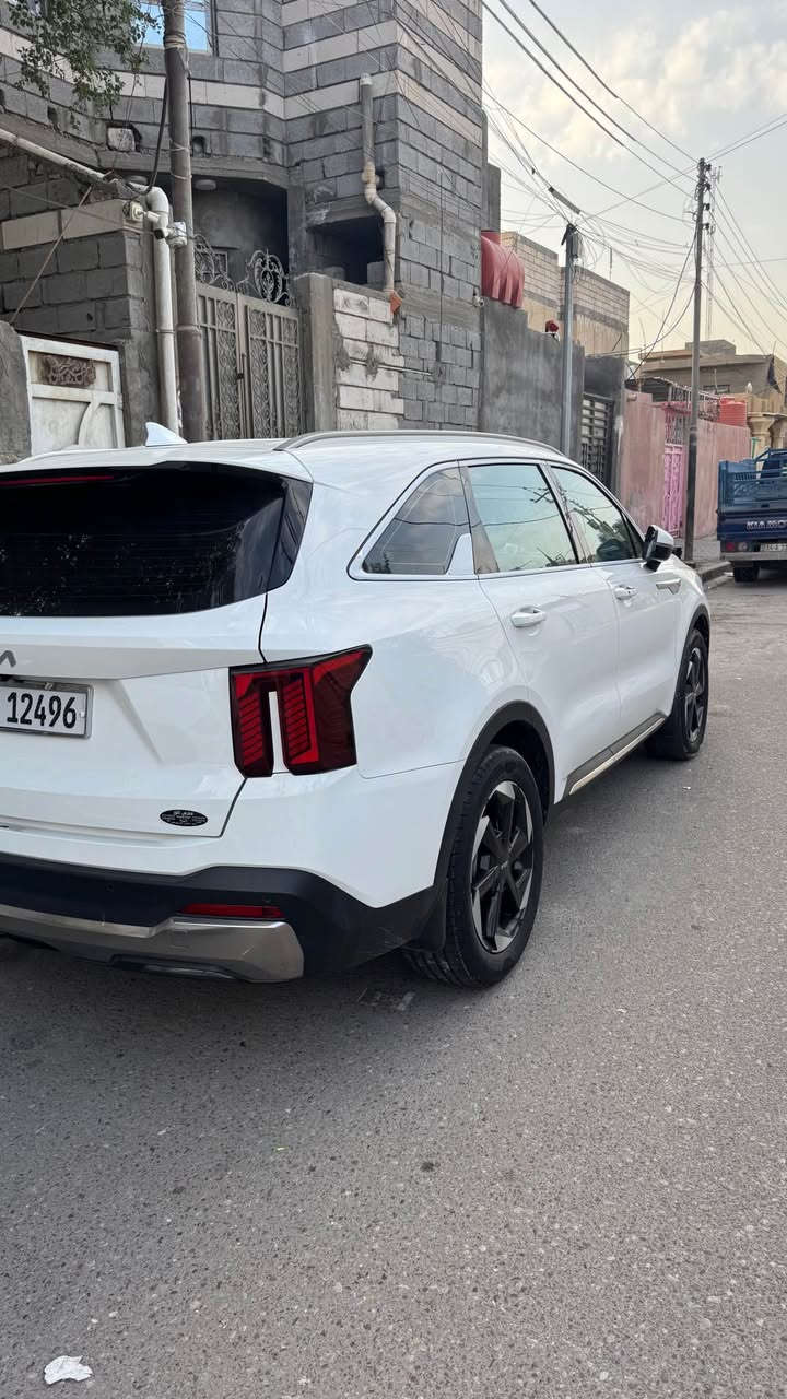 كيا سورنتو  2024 بصره خليجي استخدام شخصي كفاله عامه ماعدا شخط وطعجات خفيفه بالبابين موضحات بالصور
مواصفات قماره حديد 
بصمه  + تشغيل عن بوعد 7 راكب + كشن 2 كهرباء 
3 قطع تبريد بردات خلفيه.    جنطه كهرباء 
شاحن موبايل.   سايد بريك بصمه 
محرك V6 حجم  3500 وضع الشركه 
السعر 305
ماشيه 42000
البصرة القبله السوق الكبير ***********
‎ ‏ البصرة, العراق
