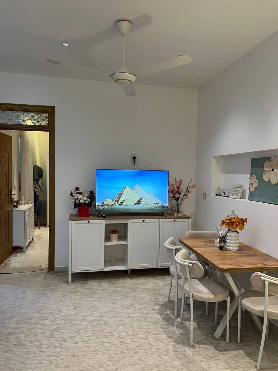 يالله الهم صلي على محمد وآل محمد يوجد بيت مساحه 75متر طابق واحد بناء بلوك بي غرفه وصاله واستقبال ومطبخ وصحيات عمل درجة اولى كافة الخدمات ماء مجاري كهرباء وتبليط طابو زراعي قرار محكمة البيع مباشر معه صاحب الارض موقع البيت كربلاء مجمع النجمه مقابل علوه المخضر طريق الرابط عمود 1182يصلح سكن او حسينيه للزوار الاستفسار انتصل على الارقام التالية 
***********
***********
واتساب موجود تحياتي للجميع
