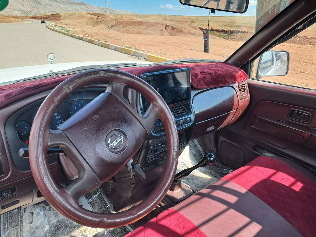 نیسان پیکاب 2008 
چوار قولب 
گێر و مەکینە بە شەرت 
غازی ئیتالی بۆ بستراوە 
بێ بۆیاغ 
ساردی و گەرمی بە شەرت 
سەیارەکە دینار مەسرەف تێدا نیە هەموو شتێک بە شەرت 
سەناوی تا 2028 نوێ
*********** كويسينجاك, أربيل
