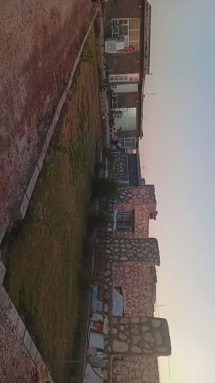 🌳🏡 عمي بهذا الموقع والهدوء وراحة البال... ببلاش! 🏡🌳
فرصة ذهبية لامتلاك أرض بموقع مميز وهادئ جدا قريب من جميع الخدمات، ومناسبة للسكن أو إنشاء مزرعة أحلامك او تصلح موكب او حسينية لخدمة زوار الامام الحسين ( ع ) .

📍 العنوان: بابل – قضاء المحاويل  – طريق حلة بغداد – دخول طريق سدة محاويل - مباشرة على الشارع العام

✅ المساحة الكلية:  دونم وربع بدون المحرم الشارع 
تحتوي الارض على عدد من النخيل المتنوع ( مجهول ٫ مكتوم ٫ خضراوي ٫ زهدي ٫ خستاوي ) 
تحتوي ايضا على عدد من اشجار التين والرمان والتفاح والزيتون ) 
تحتوي على بيت كامل مساحته 480 متر 

يحتوي البيت على 
3 غرف نوم مع حمام لكل غرفة 
هول عدد 2 
مطبخ حار ٫ مطبخ بارد
صحيات عدد 3 
ترك
يحتوي على محل خارجي معزول 
كراج + حديقة عملاقة 

✅ تبعد عن شارع العلم حلة بغداد تقريبا 700 متر 
🚰 ماء إسالة متوفر
⚡ كهرباء متوفرة
🏡 مناطق سكنية قريبة
🌳 مزارع وبساتين مجاورة
🛒 قريبة على كافة الخدمات

🌿 فرصة مناسبة للسكن والاستثمار والاستمتاع بأجواء الهدوء والطبيعة بعيداً عن الزحام.

📞 للاستفسار والاتصال:

***********
