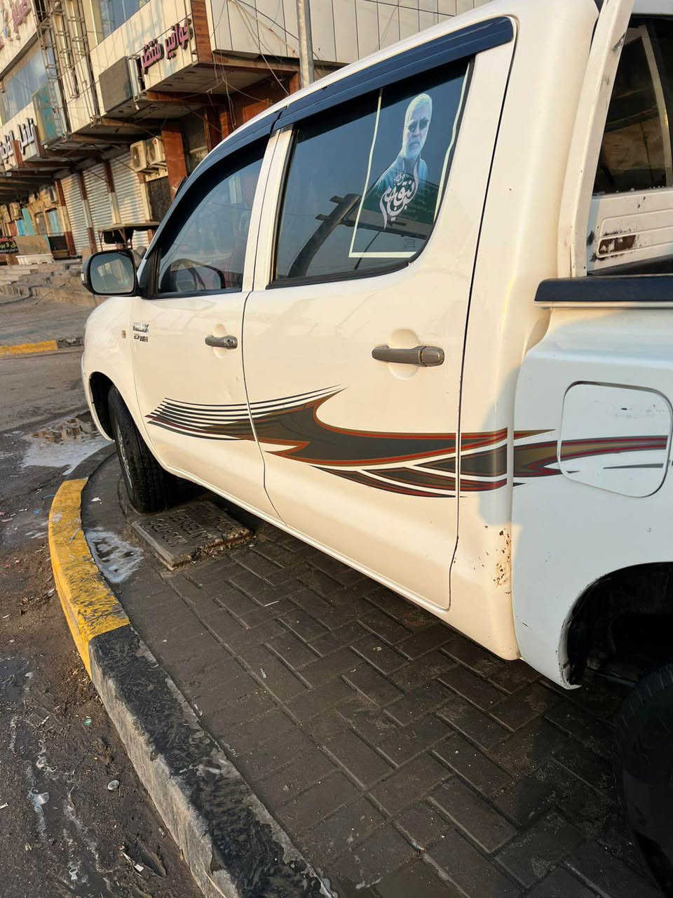 هايلوكس /فلاونزة موديل ٢٠١١ لون ابيض رقم بغداد باسمي تحويل مباشر لسيارة جاهزة تخم تاير تبريد حدادية كهربائيات لايت زنون عالي ناصي /شاشة السيارة نضيفة استخدام شخصي مو شغل 
*********** البصرة, العراق
