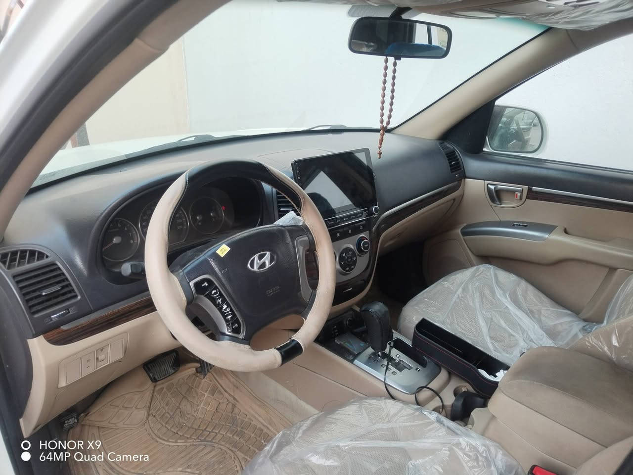 سلام عليكم سنتافي 2011
مكفوله من الصبغ
رقم شمالي مصطره اربيل
سنويه 2030 والسياره  بسمي وهزه جديده 
تبريد 3 قطع والتريد بشرط 
7راكب
مري شفط
فتحت سقف 
كوبون بانزين
السعر١٤٩ وبيها مجال بصيط كي
ملاحضه السياره بيها ٤ اماكن بارد صغيره  
التواصل *********** بي واتس هم 
اسيا***********
