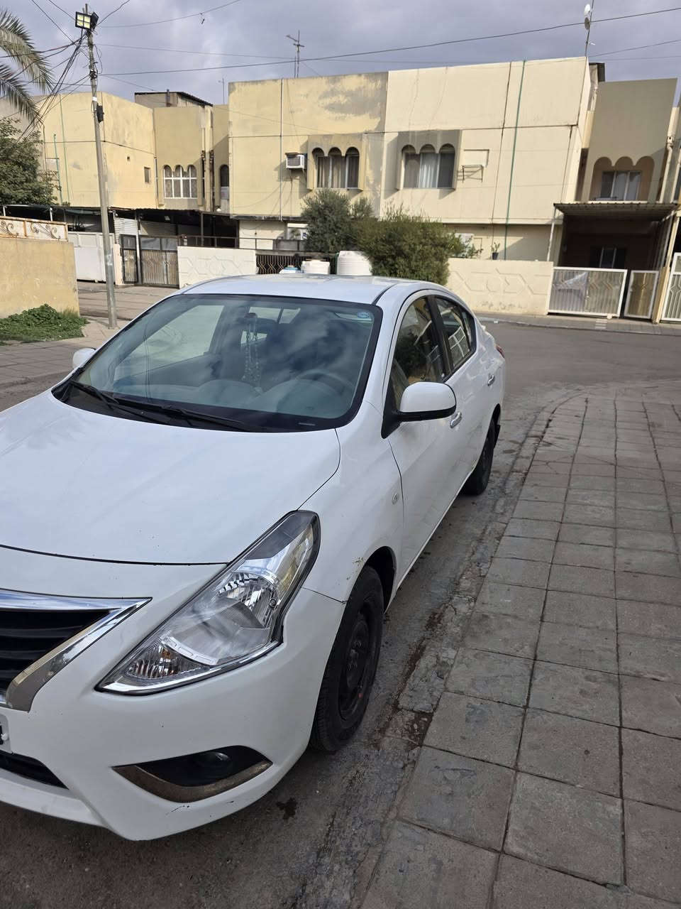 نيسان سني 2020 هندي ام البليته الزركه
بيها جاملغ هلفي صبغ وشويه بارد بالجاملغات الامامي والباقي مكفول كير ومكينه كفاله تخم  تاير سنويه جديده باسمي رقم اربيل ماشيه ١٣٧ كم سياره جاهزه 
السعر 110$ 
للاستفسار 
***********
***********
