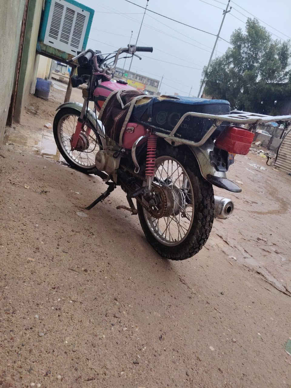 سلام عليكم دراجه اربعه كير للبيع السعر 300وبيها مجال بصيط كلش
المكان النجف رقم المبيل ***********
