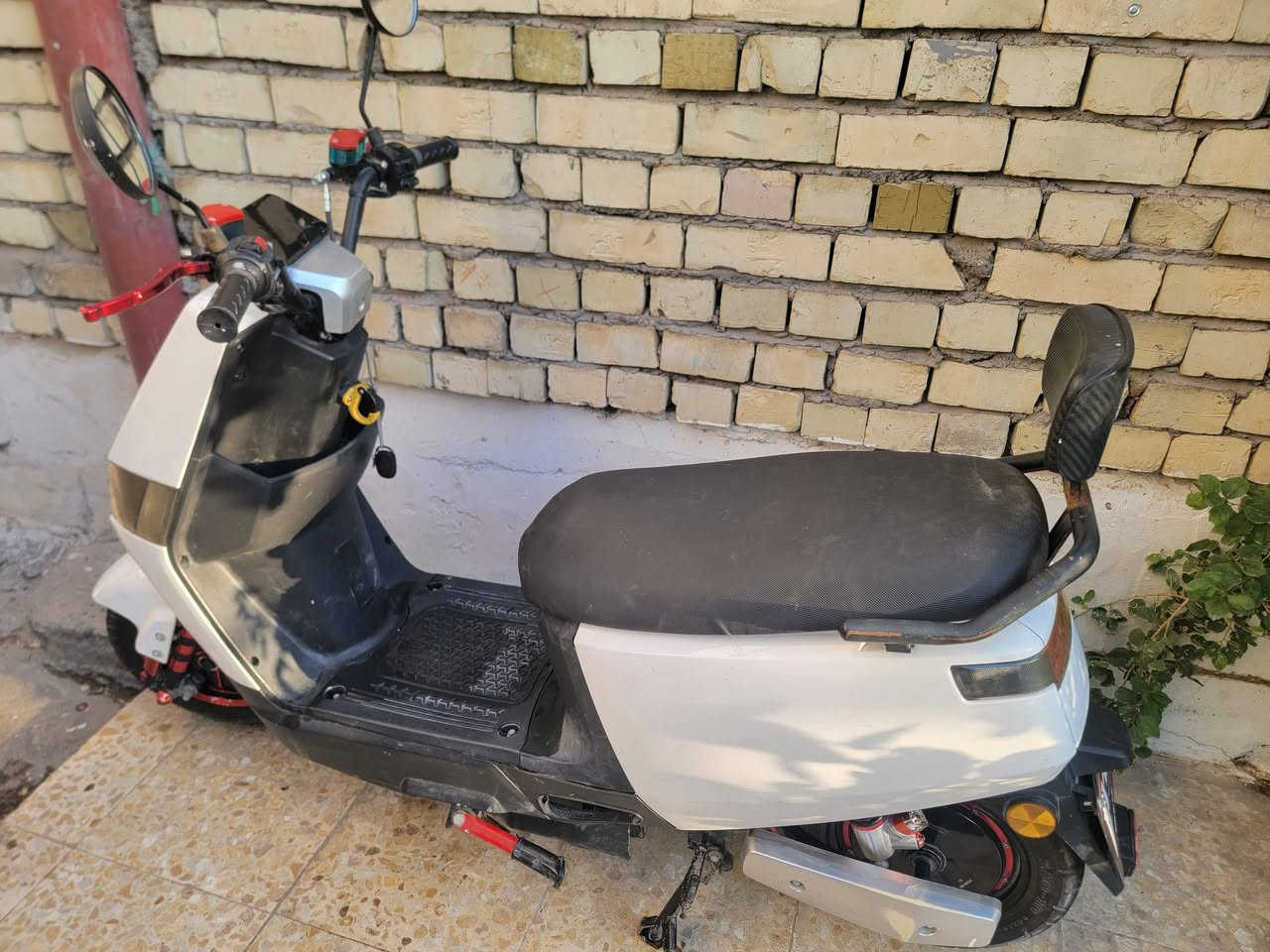 دراجه شحن بطاريه ليثيوم 50 امبير ملف 2000 واط. للبيع. السعر 750 عنوان بغداد مدينه الصدر. ***********
