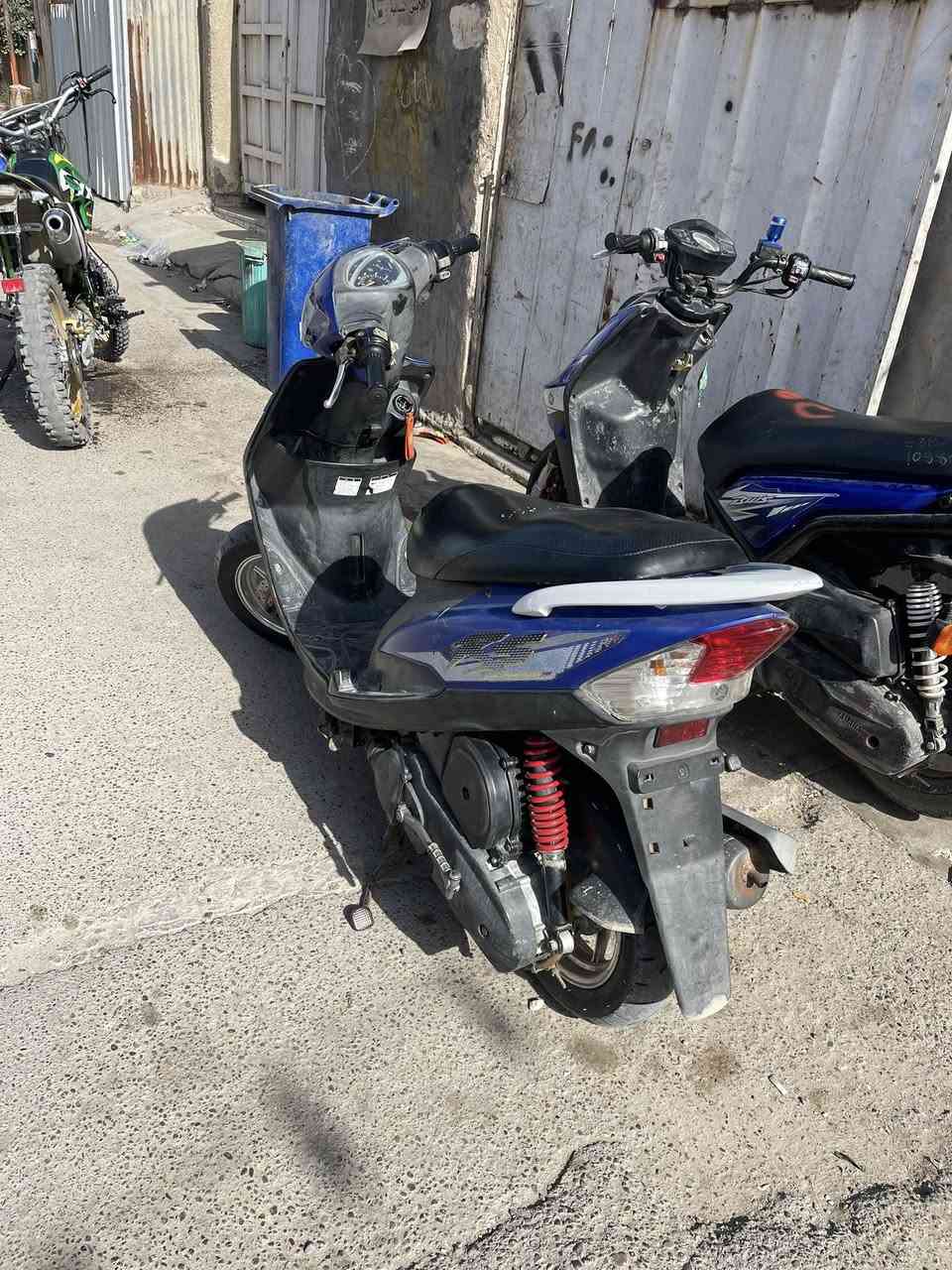 سلام عليكم دراجة ماكس عدله  بغداد الكماليه رقم ***********
