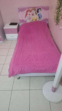 غرفة نوم بناتية • نظيفة • للبيع