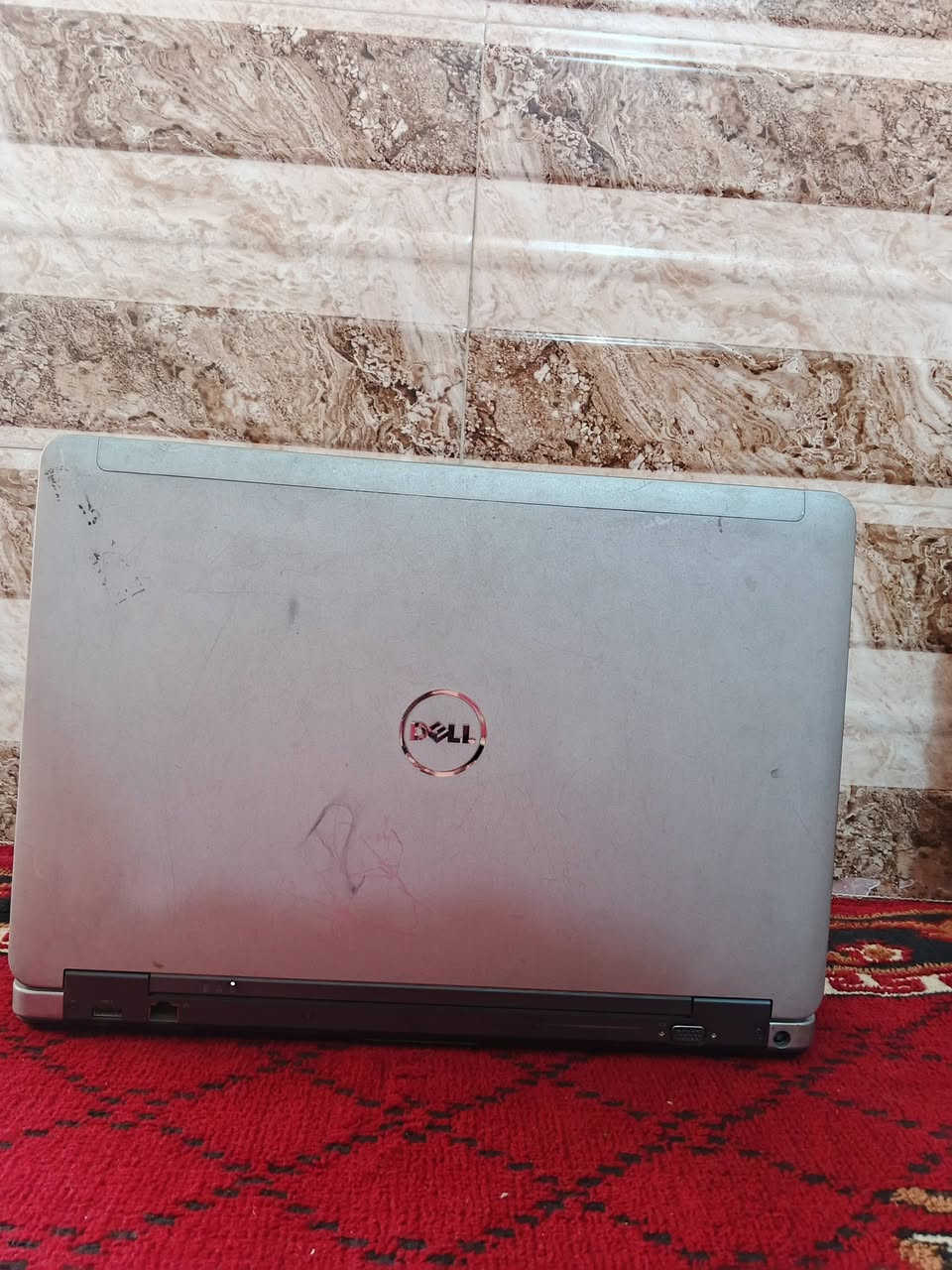 للبيع لابتوب بحالة جيدة جداً 🔥
💻 المواصفات:
معالج Core i7 الجيل الرابع
كارت شاشة منفصل (مناسب للألعاب والتصميم)
رام 8GB
هارد بحالة ممتازة
🎁 ملحقات إضافية مجاناً:
بطارية مستعملة إضافية
رام 16GB إضافية 
📞 للاستفسار  واتساب : ***********
السعر مناسب
