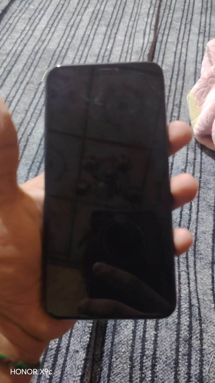 آيفون 11برو ماكس للبيع ذاكره 256 مبدل بطاريه اصليه جهاز نضيف اريد أبيعه لين محتاج سعره 350وبي مجال انتصال *********** وتساب فقط
