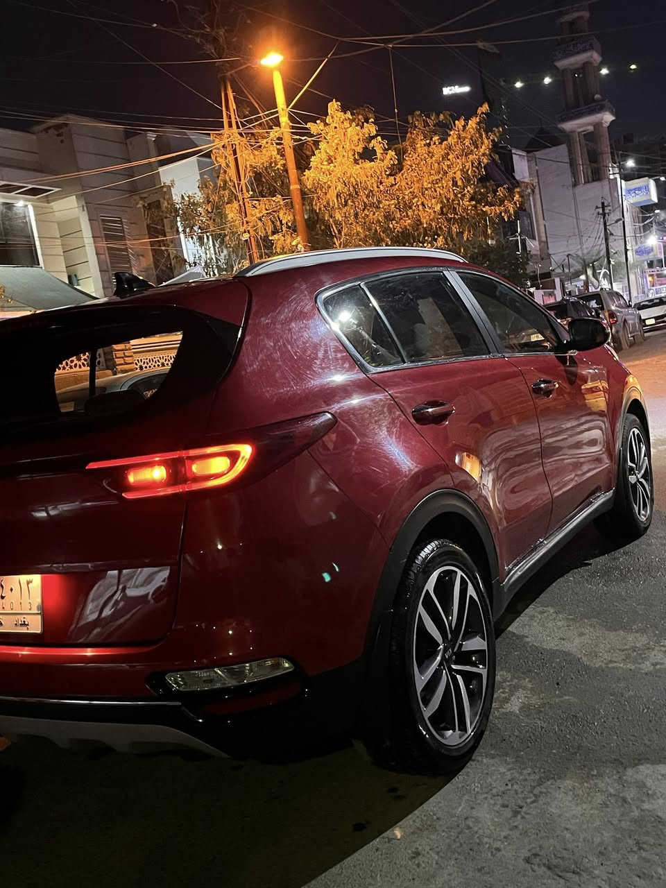 سبورتج موديل2021  :اللون احمر كرزي ،كير اوتماتيك ،المقاعد جلد شاموي ،محرك4 سلندر، جنطة كهرباء، سقف بانوراما ،مقاعد دگمة اوتماتيك، كأمره خلفيه ،مرأه جانبيه كهربائيه'رقمها بغداد، التشغيل بصمه وعن بعد' شاشه وحساسات ،ماشيه(99000km), للسعر والتواصل :***********
