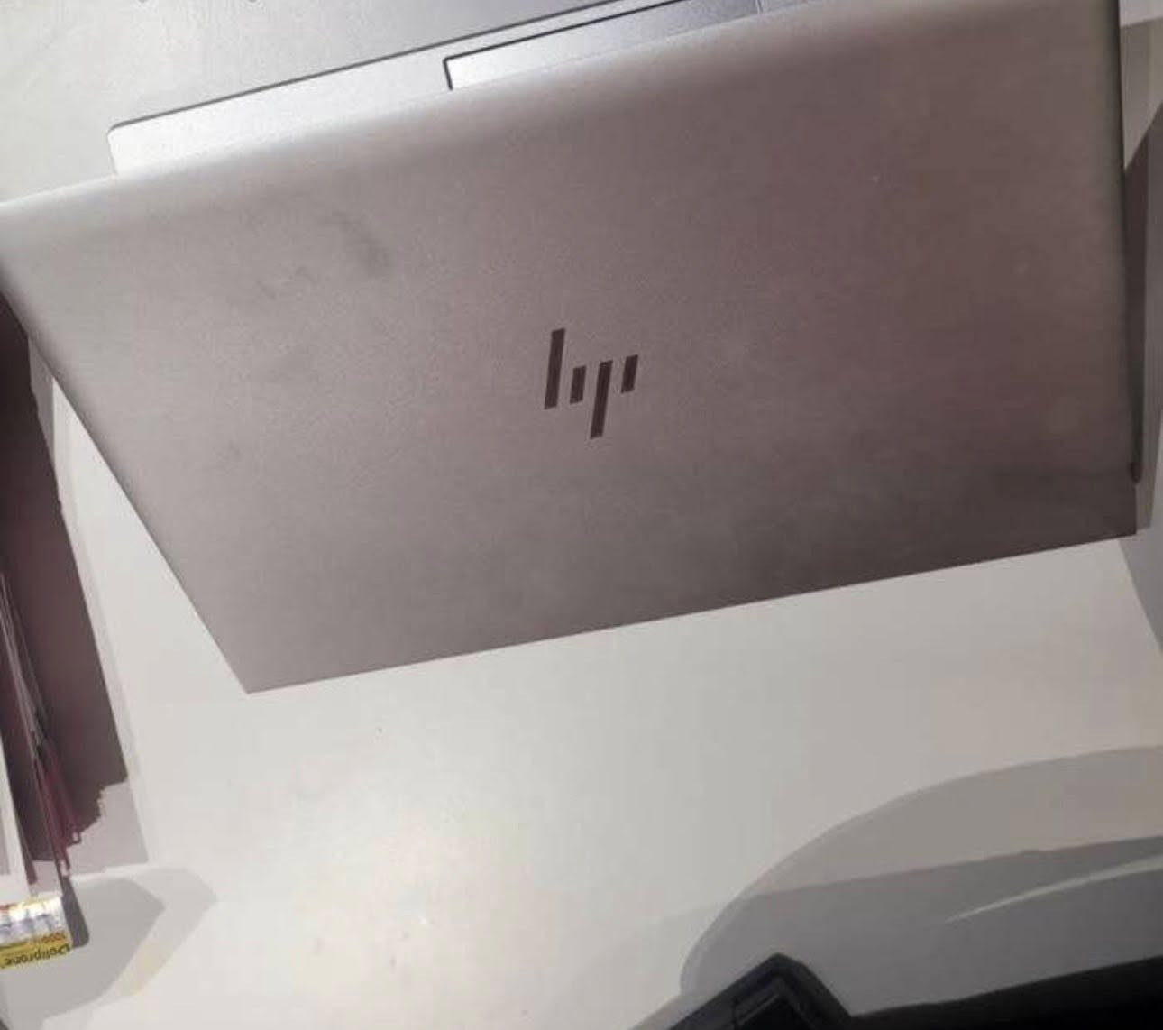 hp elitebook g7 ryzen 7
ryzen 7 4750 المعالج 
ssd 256GB الذاكرة
ram16 DDR4 الرام
full hd 14.1 الشاشة
كيبورد ضوئي
كل البرامج اللي تحتاجها موجودة
اللابتوب نظيف جداً من فئة البزنس العالية استعمال 6 اشهر فقط كل غراضة موجودة والكارتونة
بي ملاحظة وهي نقطة مضيئة بالشاشة غير واضحة
السعر ب550 الف وبي مجال بسيط
الاتصال على الرقم التالي واتساب:***********
مكاني بغداد ويوجد توصيل لبعض المناطق والمحافظات
