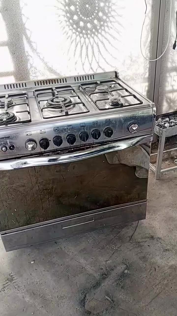 السلام عليكم
طباخ ودوشك للبيع 

الطباخ كامل مكمل جديد فقط غسله يرجع جديد 
العطل فقط فقط الفرن مالته ما يشتغل فقط التصليح يكلف 10 الف دينار 

الدوشك جديد اخذته قبل 3 أشهر حتى مانامت عليه لان غرفتي صغيرة وحارة فه اريد ابيعه حته مانايم عليه فقط 3 مرات 

للاستفسار مراسله الرقم *********** راسلني وتدلل وشكرا
