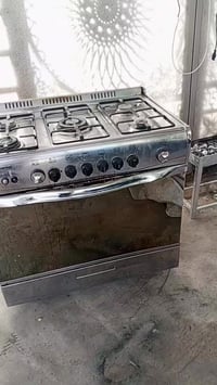 طباخ ودوشك للبيع   الطباخ كامل مكمل جديد فقط غسله يرجع جديد  العطل فقط...