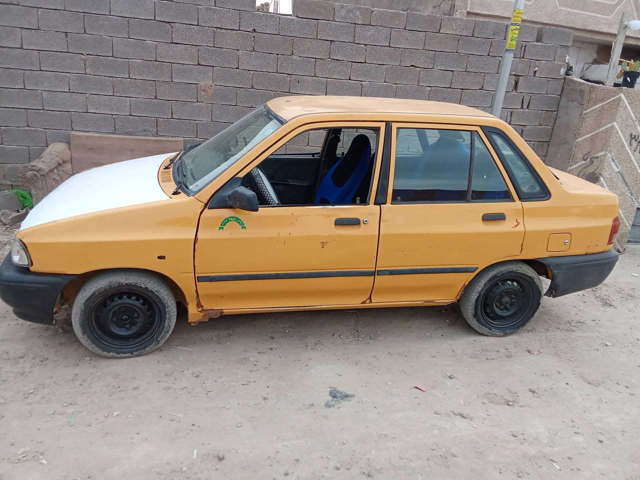 السلام عليكم سايبه للبيع 2012السعر 3مليون قفل قفل ***********
