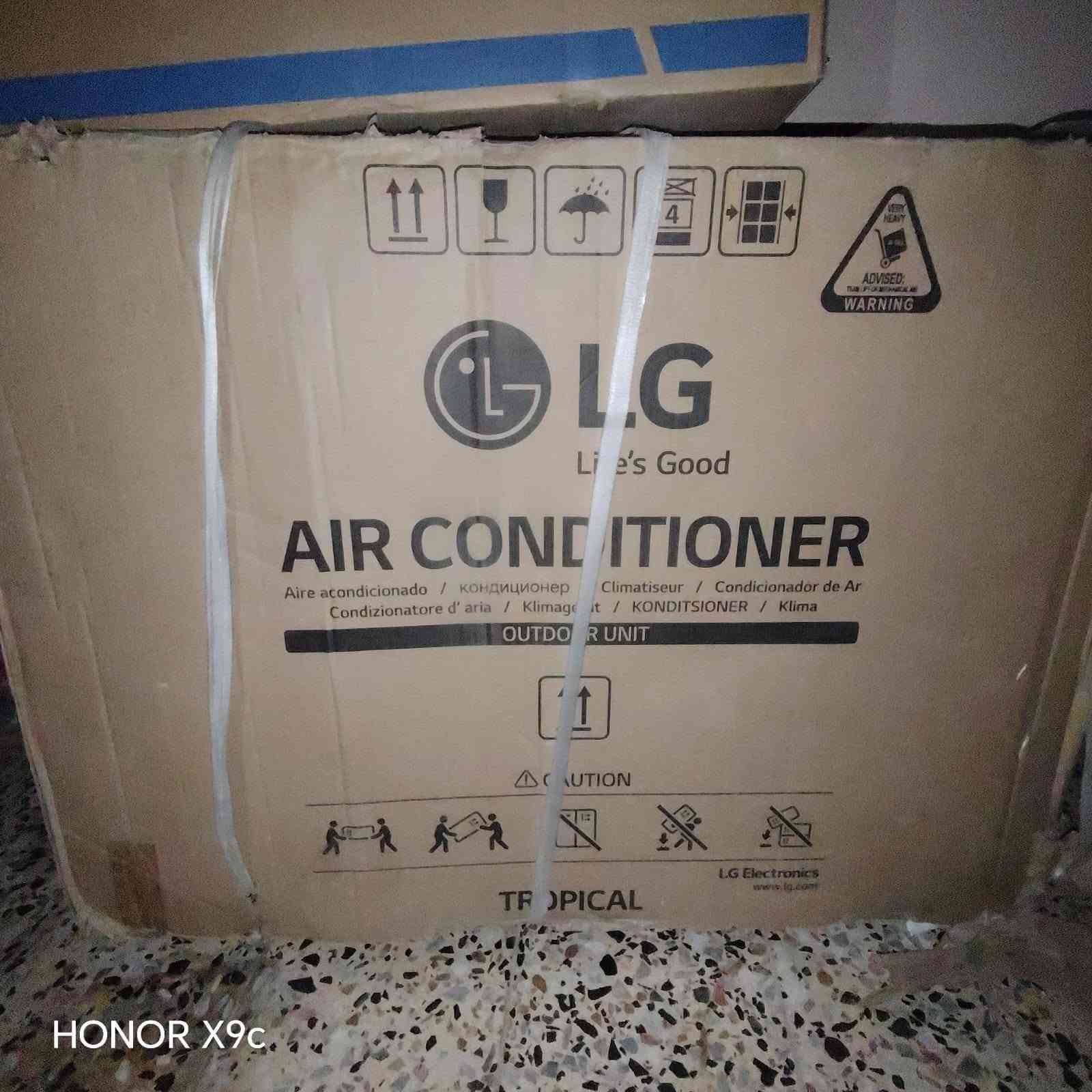 سبلت نوع LG ..طنين جديد ما مستخدم ..السعر 700
***********
