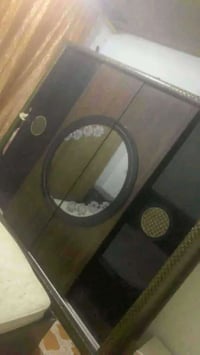 شوێن باسرمەسەر • دواليب • اثاث