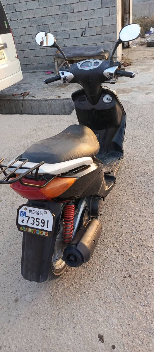 دراجه للبيع سكنز ياباني دراجه حلوه ونظيفه دراجه مفوله دبل تايرات الشاير كلها شغاله لات عالي ناصي دراجه حلوه ونظيفه تجي وتشوف بعينك العنوان البصره الهارثه ***********
