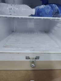 ثلاجة • للبيع • أجهزة منزلية