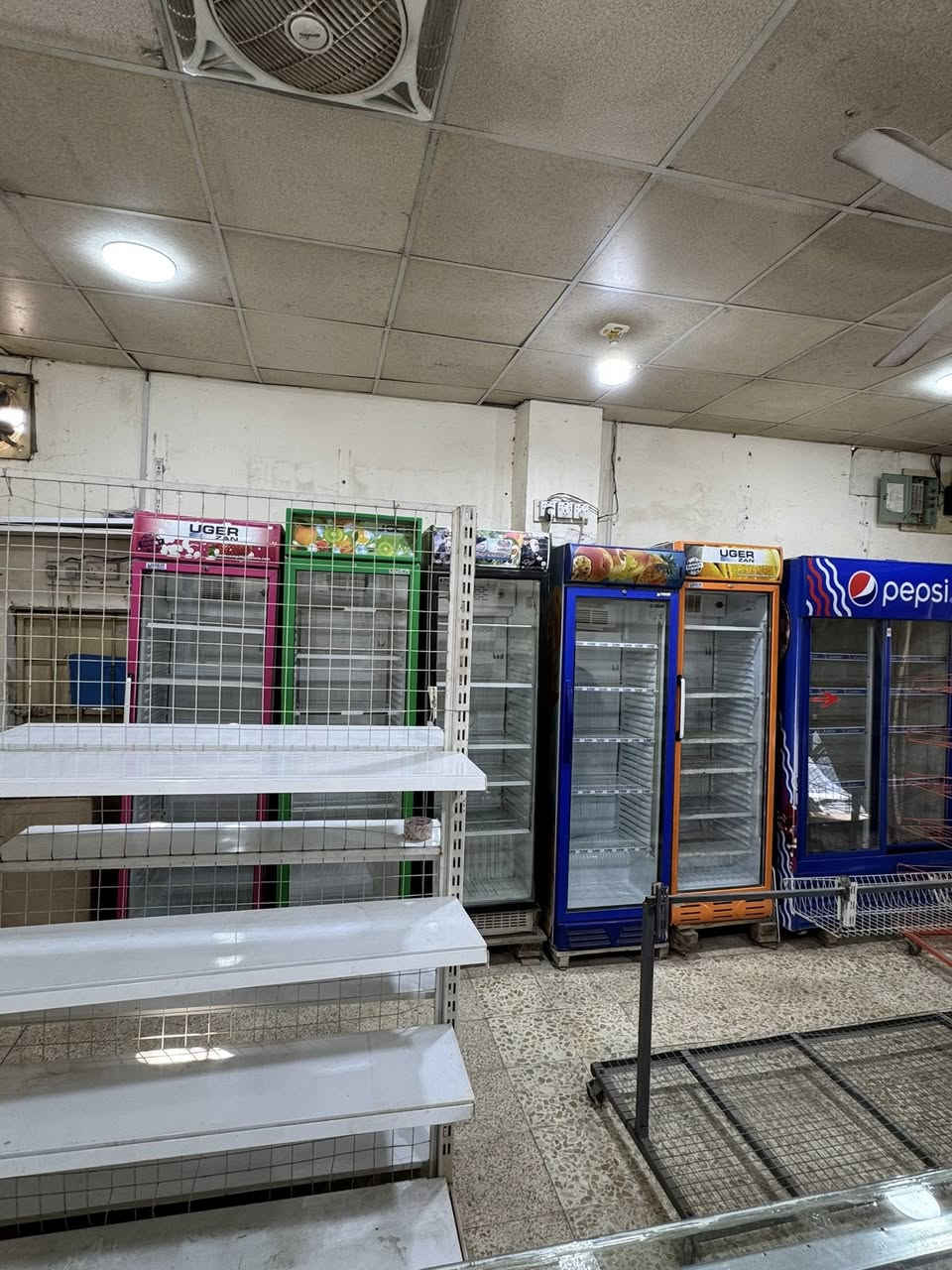 سلام عليكم أسواق البيع مقابيل مستشفى ساهرون    مكون من كلشي ‬  ستفسار على رقم ‭0770 499 7268‬
