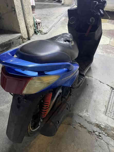 سلام أعليكم سكنس فحل كابريتر   لون مميز  جويتي مكينه بلاديه دراجه اتخبل شلعه او معدل نصبته اتخبل كامله مكمله  تايراته جديد امامي خلفي ما نقصه شي  دراجه بلاديه كلله  عنواني شهداء البياع  السعر 850 او بيه مجال بصيط او  مراوس بسكنس او عدله بلاديه  ***********
