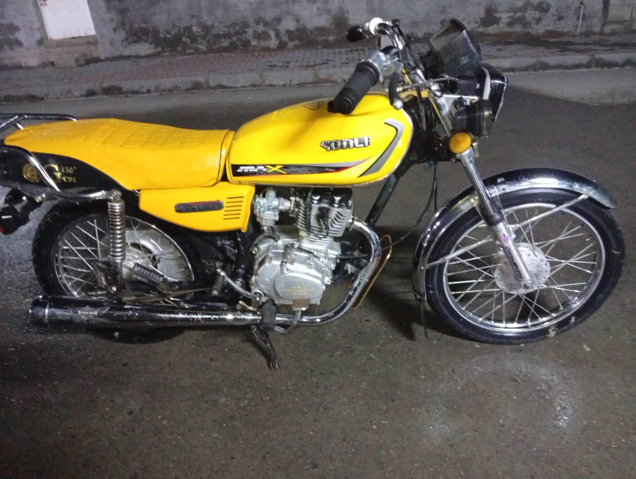 سلام عليكم ماطور للبيع اربعه كير محرك مامفتوح موديل19 كهربائيات شغال
***********
