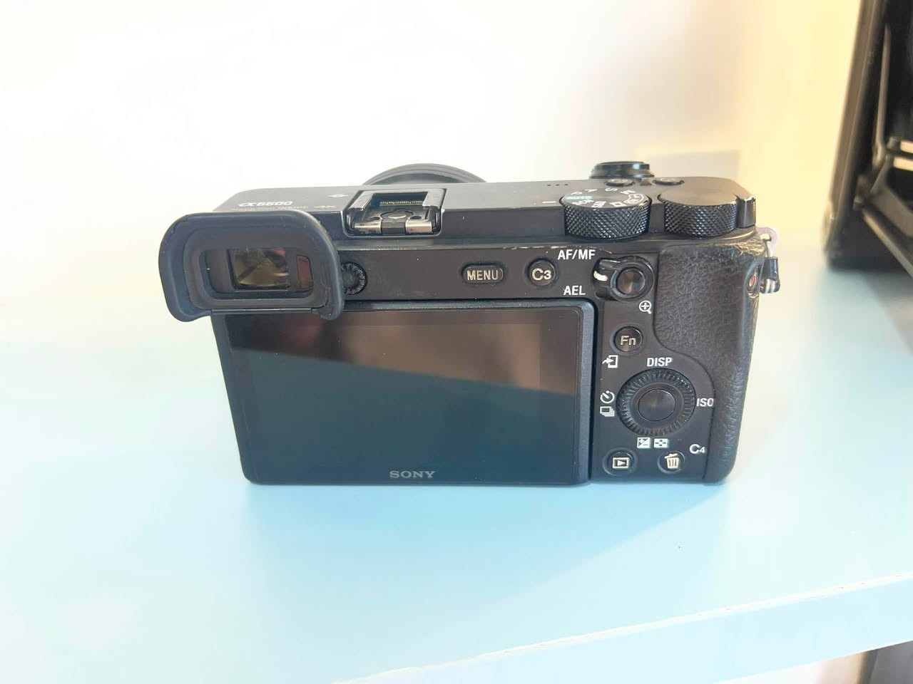 Sony a6600, lens 16-50 shutter 50K bo froshtn 
Battery, charger ✅


**إذا كنت صاحب هذا الإعلان وتريد حذفه لأي سبب، رجاءا أرسل رسالة إلى الدعم الفني**