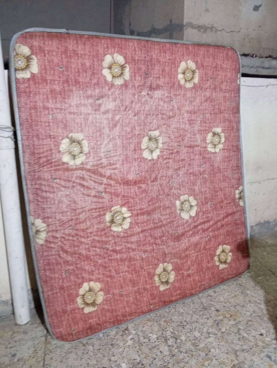 دوشك ابو نفرين جديد أحلى من الصوره والله العنوان حله ورديه خارج قرب علوت المخضر يم البسطيات مال المخضر  ***********
