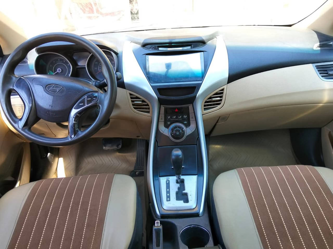 السلام عليكم النترا 2013 ضرر جاملغ خلفي معمرة جديد حتى القمارة بيهة معجون اثر رصعات 
السيارة كاملة وجاهزة السعر 95 بيهة مجال 
مكاني كاطون الرازي 
*********** بي وتس اب
