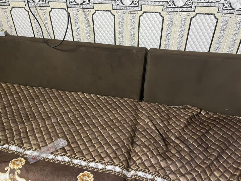 سلام وعليكم عيوني قنفات ٤ قطع للبيع جديدات الله شاهد استخدام قليل بس محتاج واريد أبيعهن لو مامحتاج مابيعهن سعرهن ١٠٠ قفل رقمي ***********
