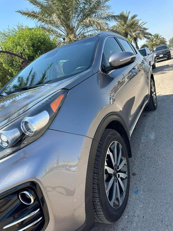 السعر 155 قفل
السلام عليكم سبورتج كندي للبيع 
موديل 2018 
فول مواصفات عده الفتحه EX
تشغيل عن بعد 
بصمه ابواب وبصمه تشغيل 
مري شفط واشاير بل مري 
كامره خلفيه وكامره دواره 
كشنات تدفأه تبريد وكشن كهرباء 
شاشه كبيره 
كامرات حوادث داش كام امامي خلفي داخلي
تلث وضعيات قياده وكروز سرعه 
كشنات جلد 
ماسحات اوتو ولايت اوتو 
رقم بغداد الجديد والسنويه جديده 
تبريد قطعتين وتبريد منفصل 
حادث السياره بدون تبديل وبدون صبغ 
فقط جاملغ بارد وشويه من البنيد 
السياره ماشيه 89كيلو مو ميل 
نضيفه وما ناقصها شي وكامله 
مكاني بغداد  
اني مكلف بل نشر للتفاصيل اكثر 
رقم صاحب السياره *********** ☎️ 
متواجد وات ساب
