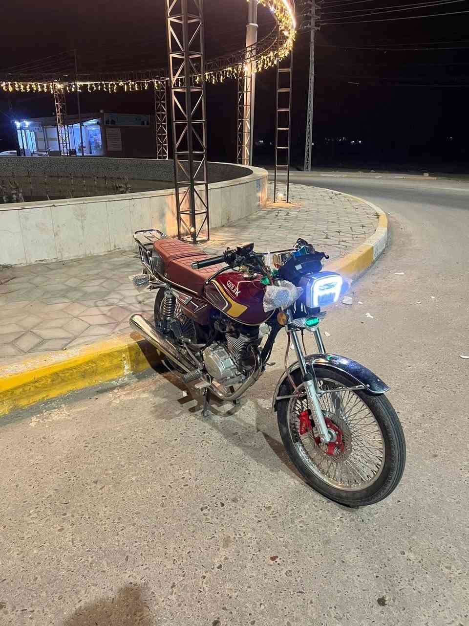 السلام عليكم تايكر ٢٥ باب اول اصلي كفاله من التاير للتاير كلشي بلادي محرك سبانه ماممدوده كفاله فقط نص الشاشه طافيه السعر ٦٧٥ بي مجال ***********
