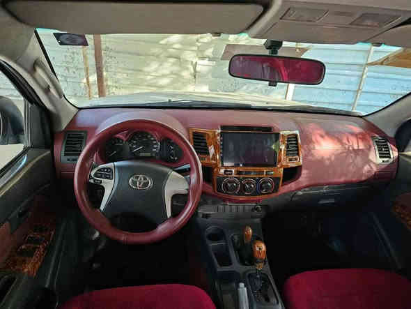 سلام عليكم عندي سياره للبيع تويوتا موديل 2013 رقم ديالى دولي كير وتماتيك سياره فورويل جديده وحلوه كوتي ماشي 110الف عنوان بغداد ولشراي يتصل على الرقم ***********
