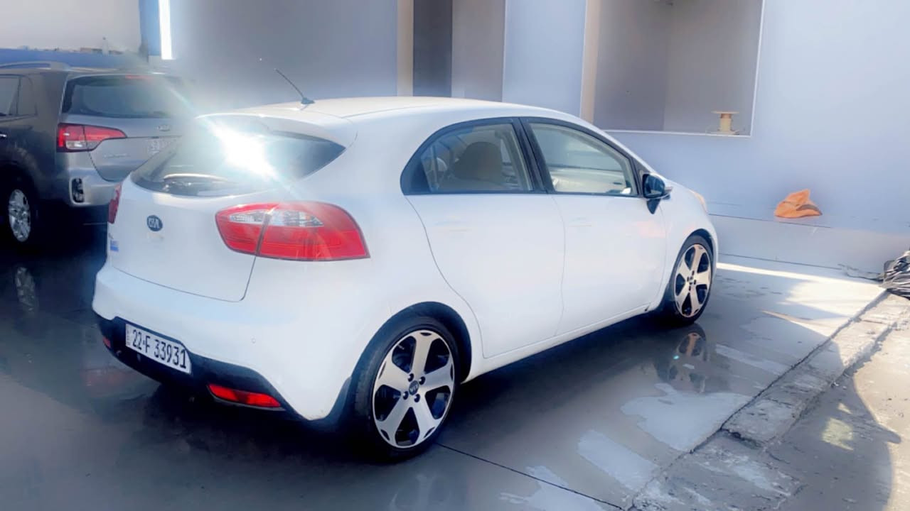 موديل 2014 فول مواصفات سلايد داخل قيسي Abs , بلوتوث مرايات شفط ويل كب حساس و.. 

بيها قطعه صبغ جاملوغ السايق 
وتعديلين بارد بدون دواخل  سياره ماشيه 145 
 *********** أربيل, العراق
