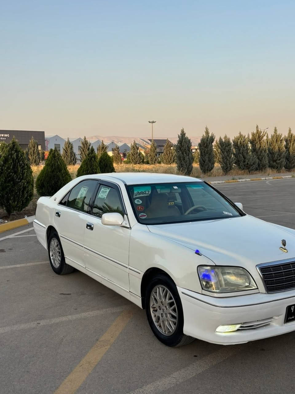 سەرەتا بەناوی خوای گەورە
مەلییکە مووس مووس تاقانە لە جواانی پیویست بە وەسف ناکات سەیارەکە نموونەیە کۆدی بۆ کراوە بە ناوی خۆمەوەیە دیفۆڕ بچووک D4 بچووک ٢ دووگمەیە سپیی ناوزەرد داژبڵ نەجەف ٤ تایە و ویلی لۆکی لە ژێرایە سەقف و حیزامی بەشەرت گێڕ و مەکینە و ئەکسل و کەڤەر و شانسی بە شەرت پیش عادی دوا کریستاڵ گێڕ عەدل شوین سلیمانی 
سعری ٤٤ گەڵا و معامەلەیەکەی برایانە 
ژ.م ***********
هەموو شتیکی لەسەرە
