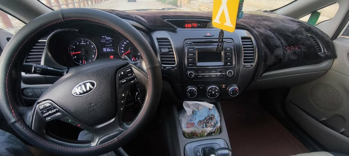 السلام عليكم ورحمه الله وبركاته 
كيا سيراتو  خليجي موديل 2016 

مكفوله من الكص 

سنويه ل 27 بأسمي 

حداديه جديده كامله يم مجمع عدنان الحداد ابو الكوت

تخم تاير جديد 

ادامه كامله عليها 

سياره جاهزه ابد ماتصرف عليها

بيها ضربه بالعراق بالجاملغ الايسر

ضررها بسيط

***********

***********
